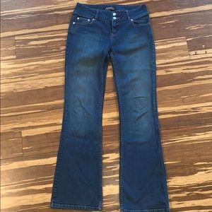 London Jean stretch straight leg. Medium wash